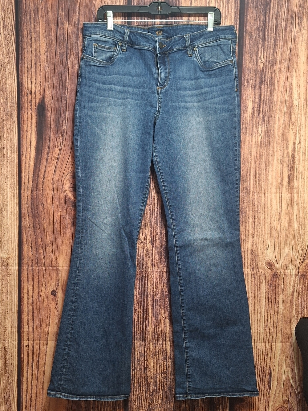 Kut from the Kloth Medium Blue Baby Bootcut Jeans Womens Size 16.